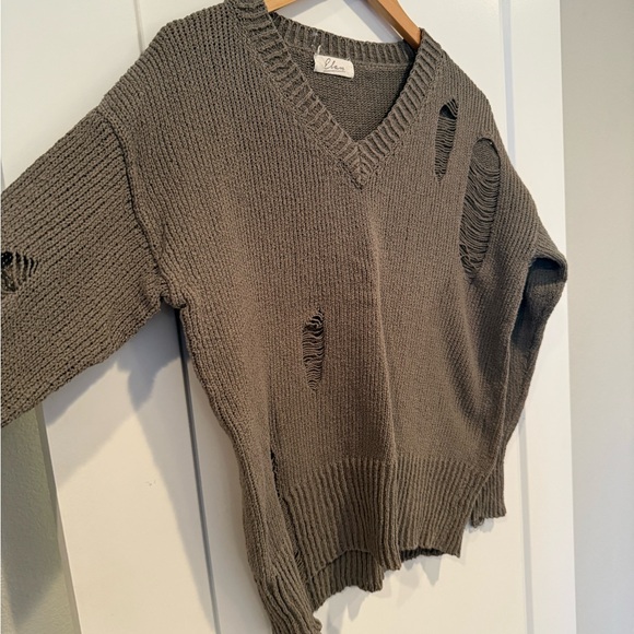 Elan distressed olive green sweater - Picture 2 of 5